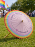 Pride Sonnenschirm „Visible. Proud. United.“ – Bambus, Rosa – ProudYou