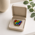 Exklusiver Pin „Sounds Gay I’m In“ – Regenbogen Pride – Gold-Edition – ProudYou